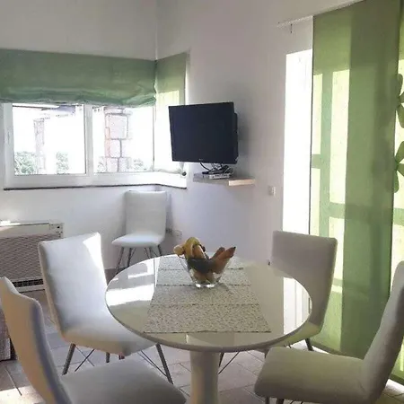 Sunshine Comfortable Hotel Pinezići